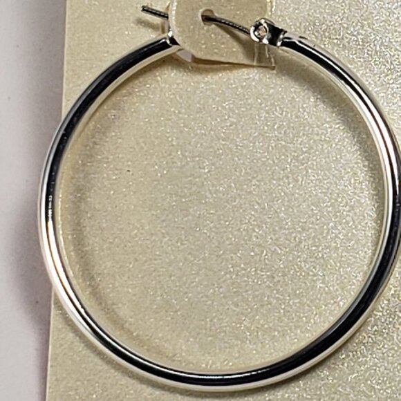 Stylish and Durable Silver-Tone Hoop Earrings w/ Secure Latch-Back Closure Women - Picture 3 of 6